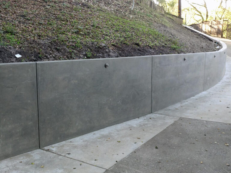 concrete-retaining-wall Oneonta-Alabama